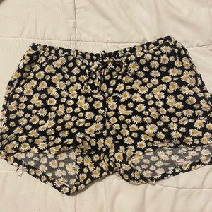 Floral shorts XS No boundaries